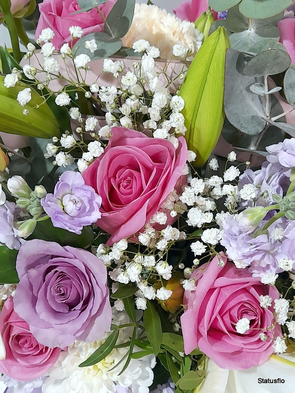 Композиция цветов в корзине.(Love)