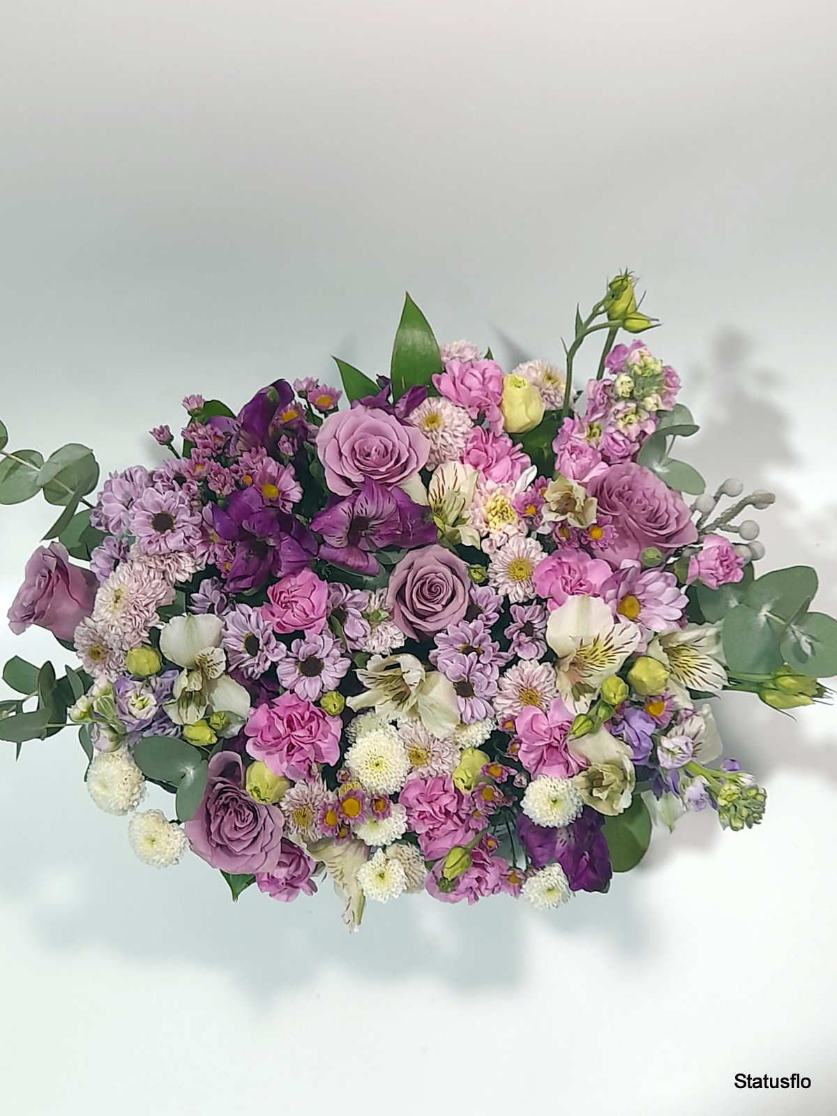 Композиция цветов в корзине.(№2)