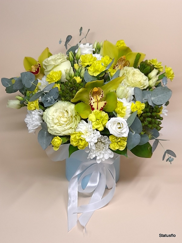 Композиция цветов в коробке (9)