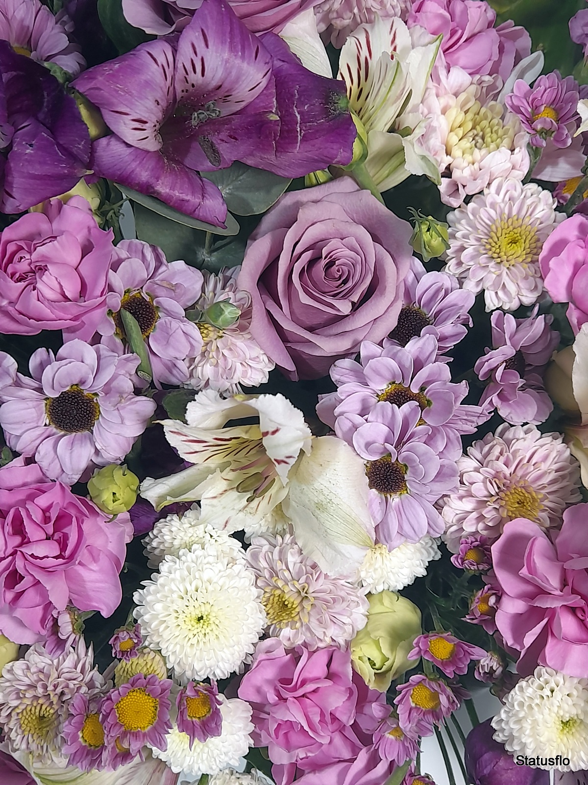 Композиция цветов в корзине.(№2)